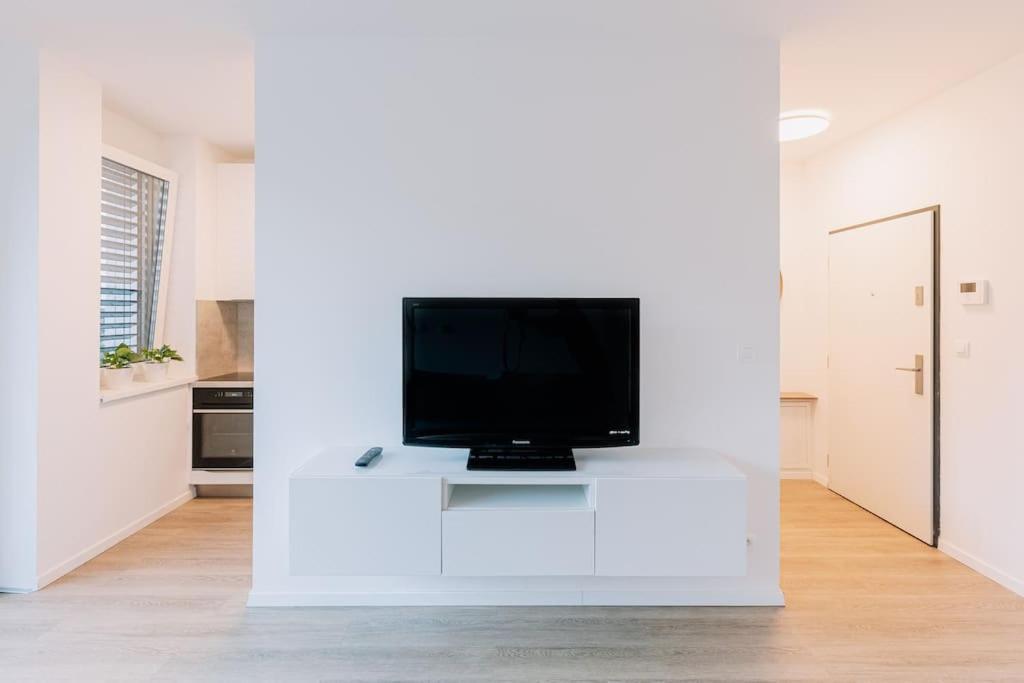 Stylish Apartment Retreat Bratislava Exterior photo